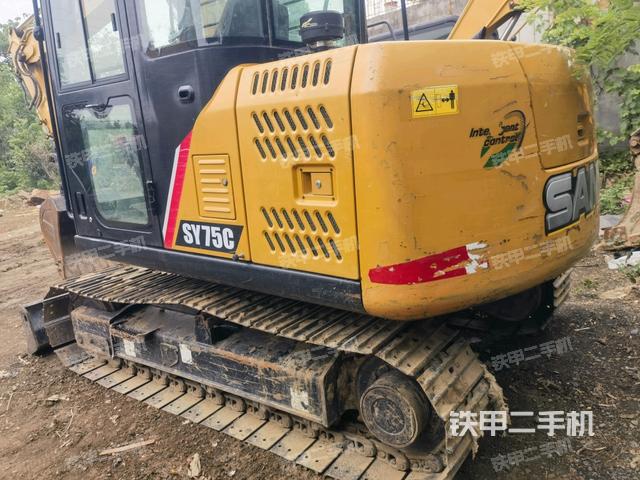 駕駛室頂部(整機外觀) 駕駛室頂部(整機外觀)