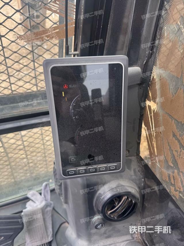 顯示屏?(駕駛室部分) 顯示屏?(駕駛室部分)