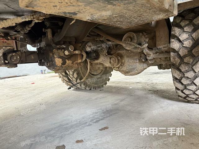 驾驶室顶部（整机外观）