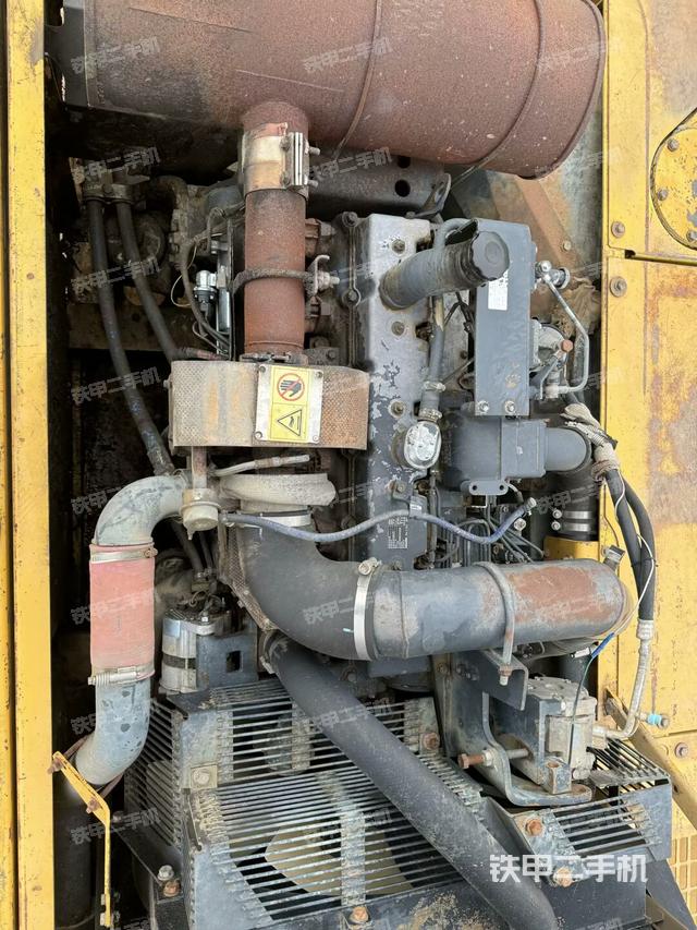 发动机室（上车部件）