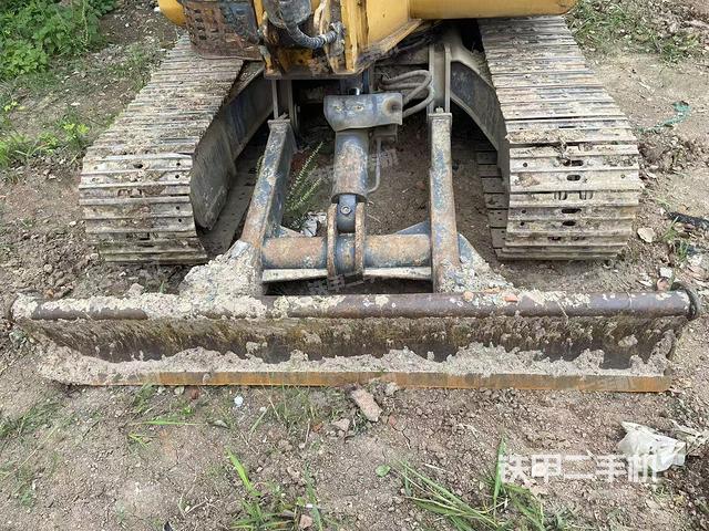 轉(zhuǎn)盤和下車架正前（工作和回轉(zhuǎn)裝置）