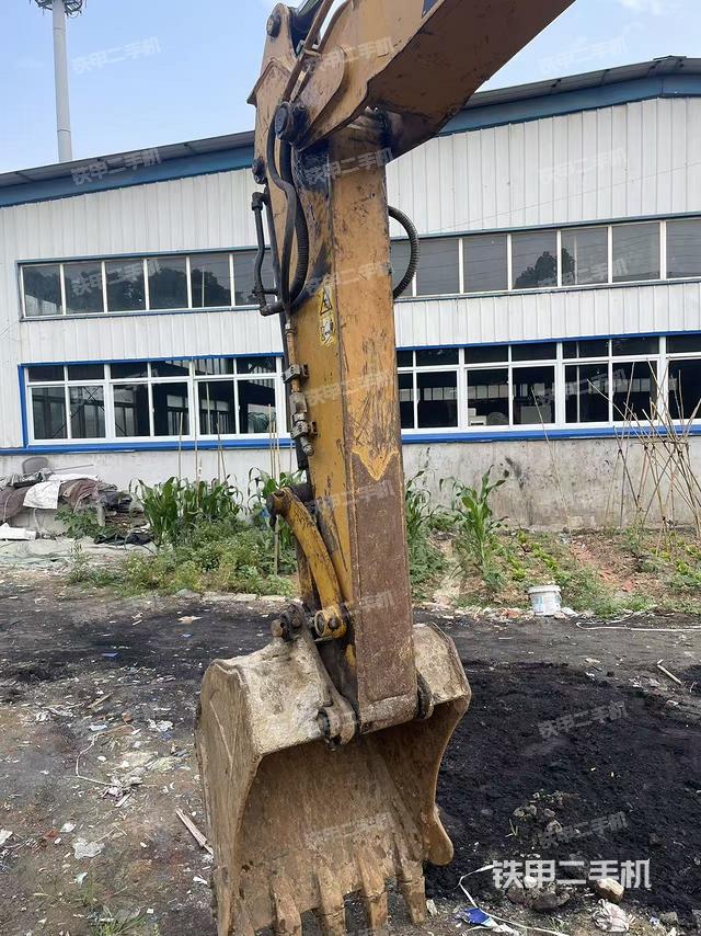 小臂整體左后(工作和回轉(zhuǎn)裝置) 小臂整體左后(工作和回轉(zhuǎn)裝置)