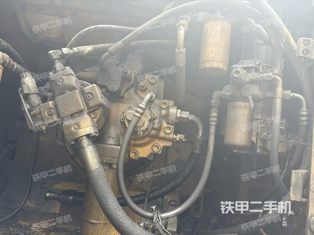 液壓泵斜45?右(大件艙室) 液壓泵斜45?右(大件艙室)