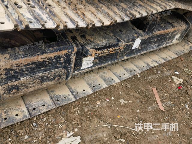 單側(cè)履帶整體(整機外觀) 單側(cè)履帶整體(整機外觀)