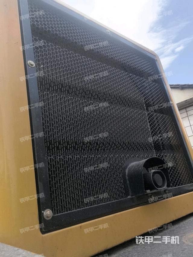 散热器正面(动力系统) 散热器正面(动力系统)