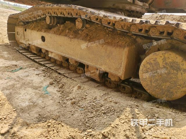 左側(cè)履帶整體?(行走機(jī)構(gòu)) 左側(cè)履帶整體?(行走機(jī)構(gòu))