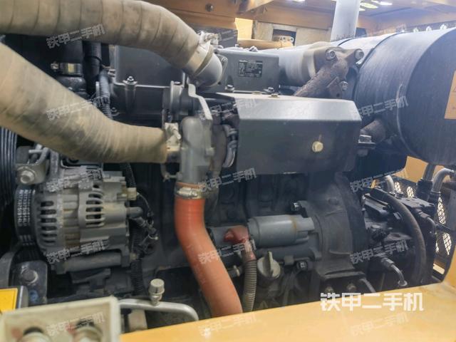 發(fā)動機整體俯視(整機外觀) 發(fā)動機整體俯視(整機外觀)