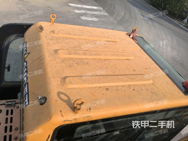 駕駛室頂部(整機外觀) 駕駛室頂部(整機外觀)