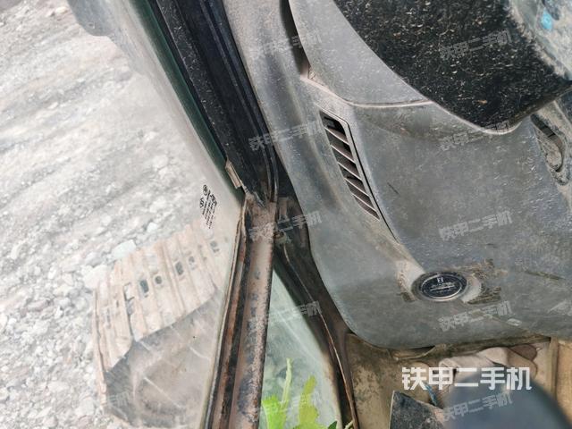 駕駛室左后45度(駕駛室部分) 駕駛室左后45度(駕駛室部分)