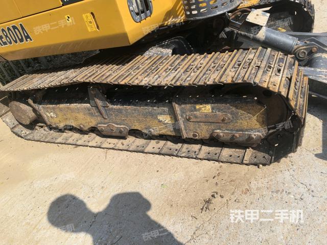 左側(cè)履帶整體?(行走機(jī)構(gòu)) 左側(cè)履帶整體?(行走機(jī)構(gòu))