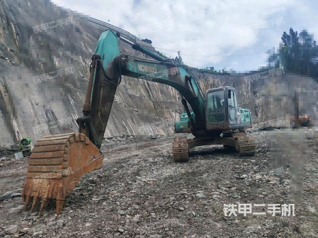 神鋼SK260LC-8挖掘機(jī)