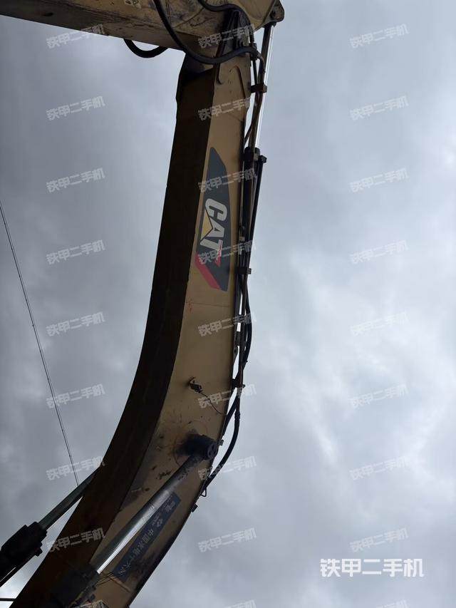 大臂油缸整體?豎拍(工作和回轉(zhuǎn)裝置) 大臂油缸整體?豎拍(工作和回轉(zhuǎn)裝置)