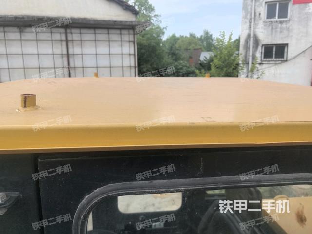 驾驶室顶部 外(驾驶室部分) 驾驶室顶部 外(驾驶室部分)