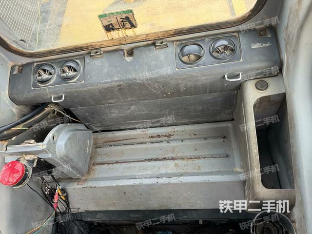 后窗玻璃角标（驾驶室部分）