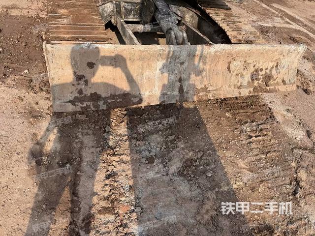 转盘和下车架正前（工作和回转装置）