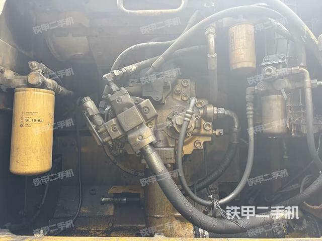 液壓泵斜45?左(大件艙室) 液壓泵斜45?左(大件艙室)