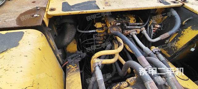 氣門室蓋螺絲特寫(xiě)(上車部件) 氣門室蓋螺絲特寫(xiě)(上車部件)