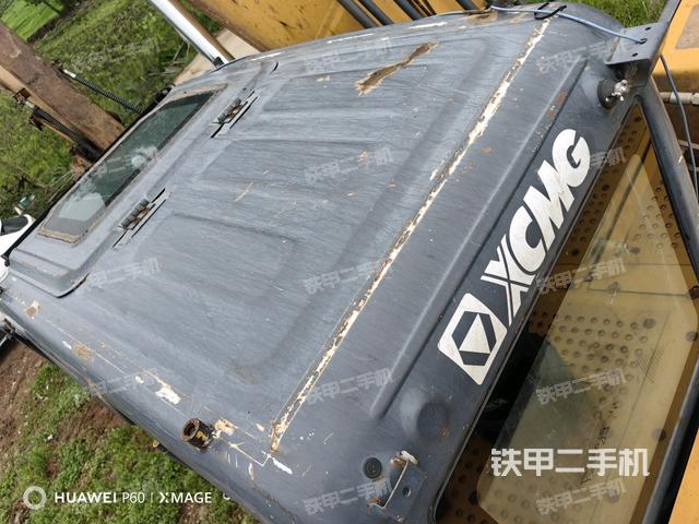 駕駛室頂部(整機(jī)外觀) 駕駛室頂部(整機(jī)外觀)