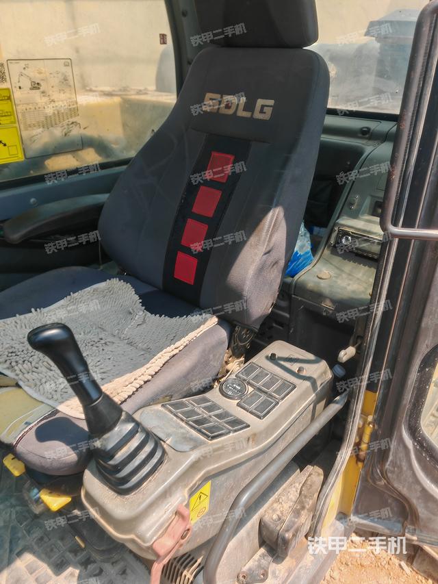 駕駛室整體（整機(jī)外觀）