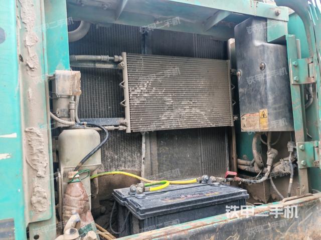散熱器正面(大件艙室) 散熱器正面(大件艙室)