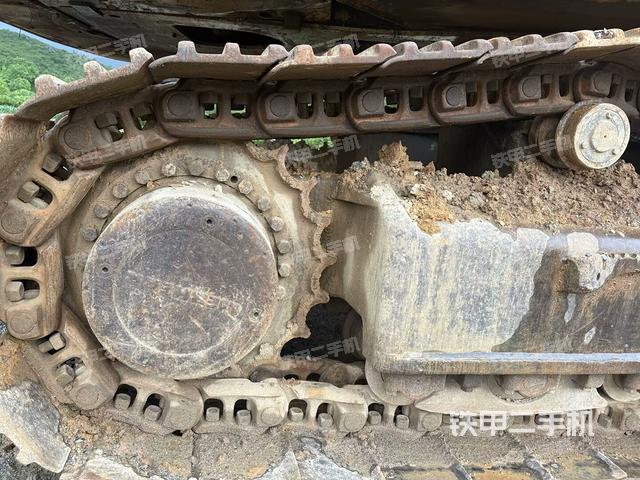 右侧履带整体(行走机构) 右侧履带整体(行走机构)