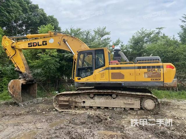 驾驶室整体（整机外观）