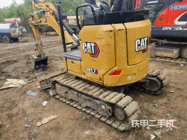 駕駛室頂部(整機外觀) 駕駛室頂部(整機外觀)