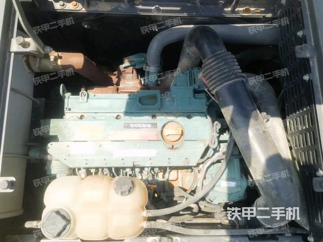 发动机整体俯视(整机外观) 发动机整体俯视(整机外观)