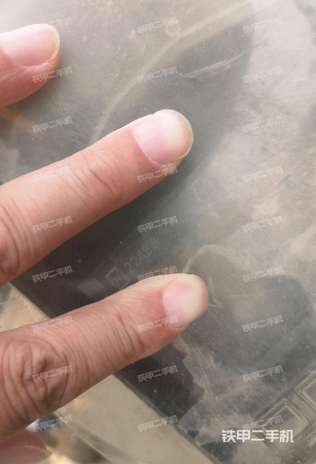 駕駛室整體(整機外觀) 駕駛室整體(整機外觀)