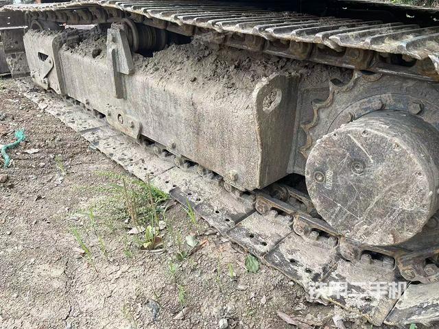 右側(cè)履帶整體?（行走機(jī)構(gòu)）