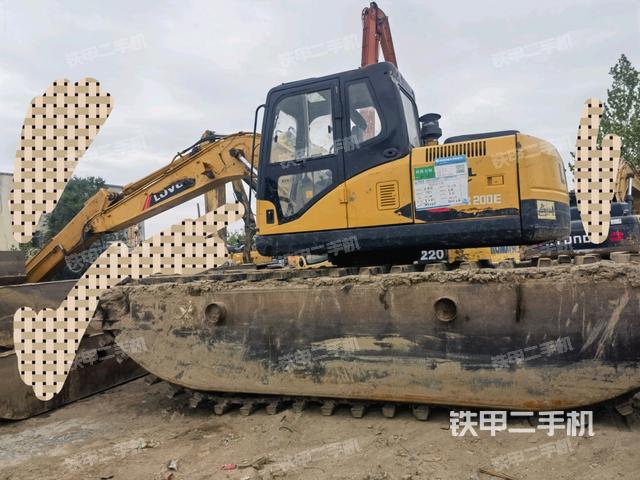 雷沃重工FR170挖掘機(jī)