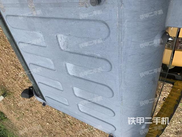 駕駛室頂部(整機外觀) 駕駛室頂部(整機外觀)