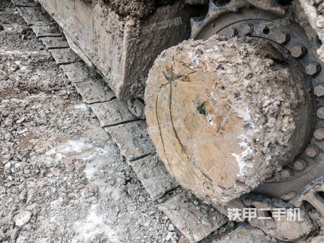 右驱动轮（行走机构）