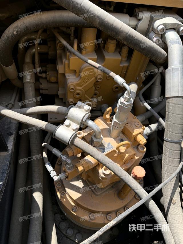 回轉(zhuǎn)馬達和主控閥（整機外觀）