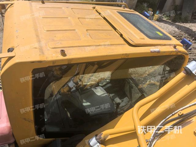 驾驶室顶部（整机外观）