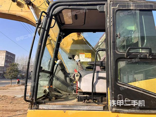 驾驶室整体（整机外观）