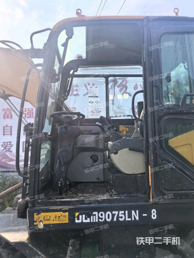 駕駛室整體(整機外觀) 駕駛室整體(整機外觀)