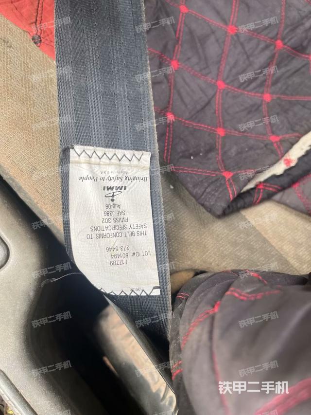 显示屏 (驾驶室部分) 显示屏 (驾驶室部分)