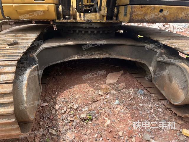 大臂根部?斜視(工作和回轉(zhuǎn)裝置) 大臂根部?斜視(工作和回轉(zhuǎn)裝置)