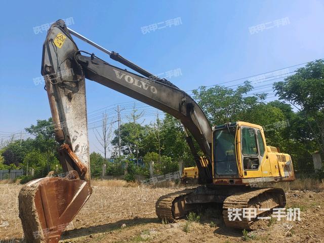 沃爾沃EC210B挖掘機(jī)
