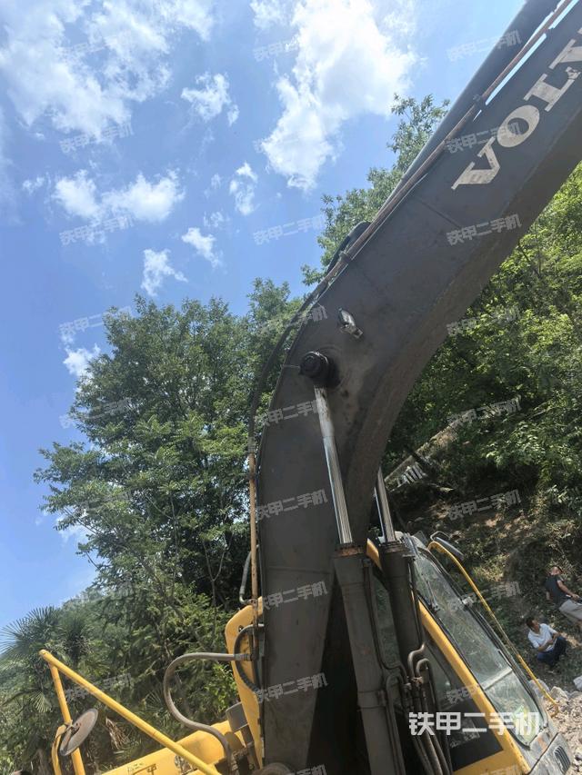 大臂整体 右侧(工作和回转装置) 大臂整体 右侧(工作和回转装置)