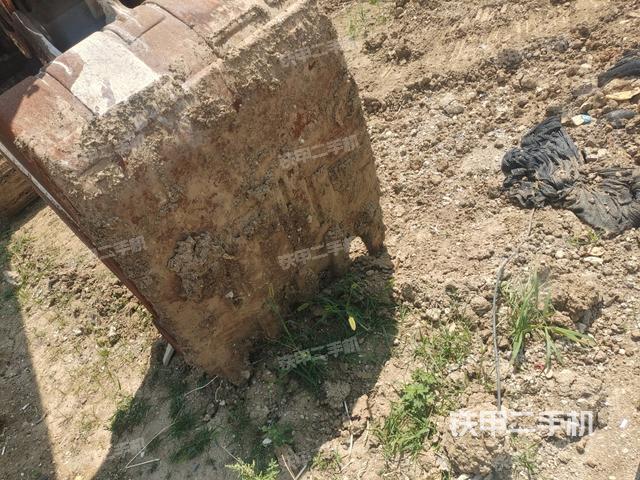 小臂整体左后(工作和回转装置) 小臂整体左后(工作和回转装置)