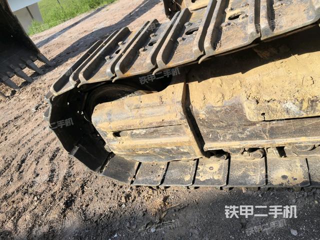 左側(cè)履帶整體?(行走機(jī)構(gòu)) 左側(cè)履帶整體?(行走機(jī)構(gòu))