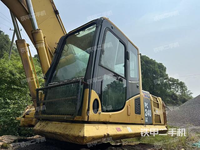 小松PC240LC-8M0挖掘機(jī)