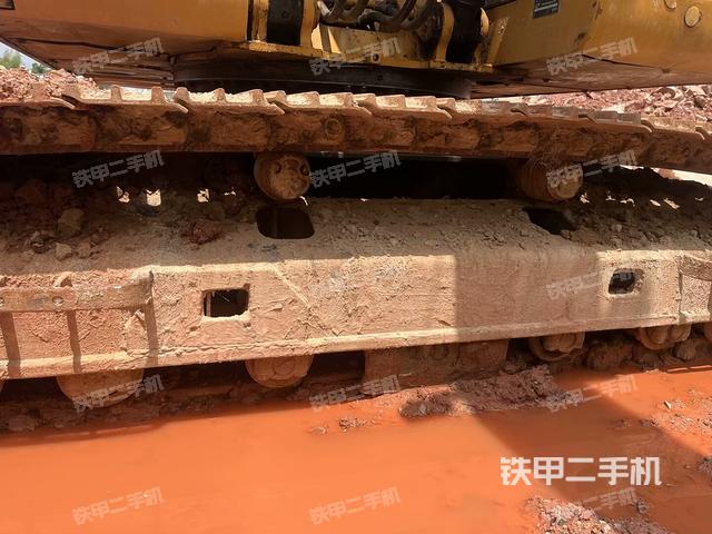 右导向轮(行走机构) 右导向轮(行走机构)