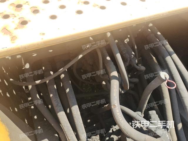 驾驶室顶部俯视(上车部件) 驾驶室顶部俯视(上车部件)