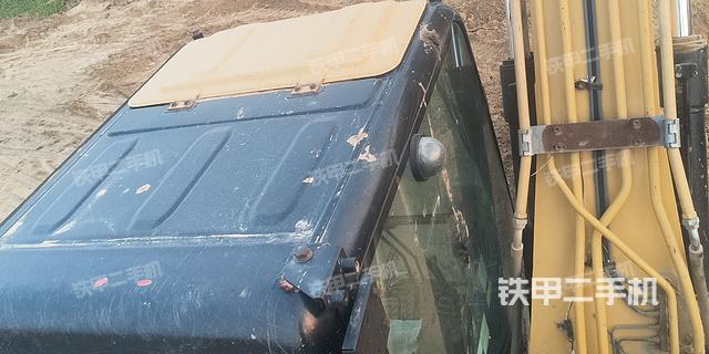 驾驶室顶部(整机外观) 驾驶室顶部(整机外观)