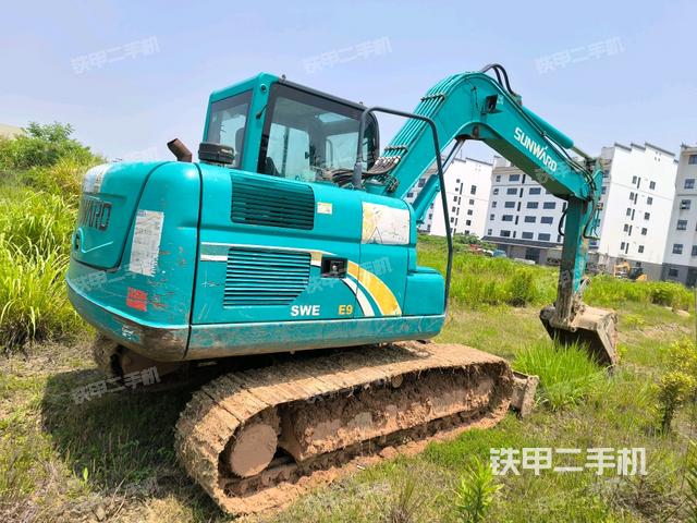右后45(整機(jī)外觀) 右后45(整機(jī)外觀)