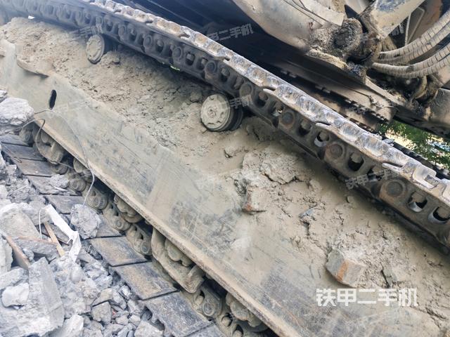 左側(cè)履帶整體?(行走機(jī)構(gòu)) 左側(cè)履帶整體?(行走機(jī)構(gòu))