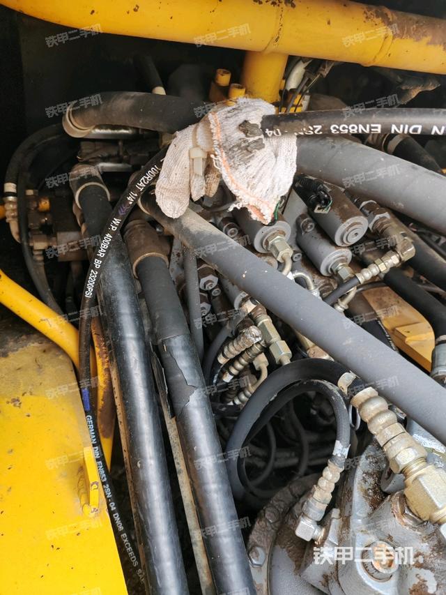 液壓泵斜45?左（大件艙室）